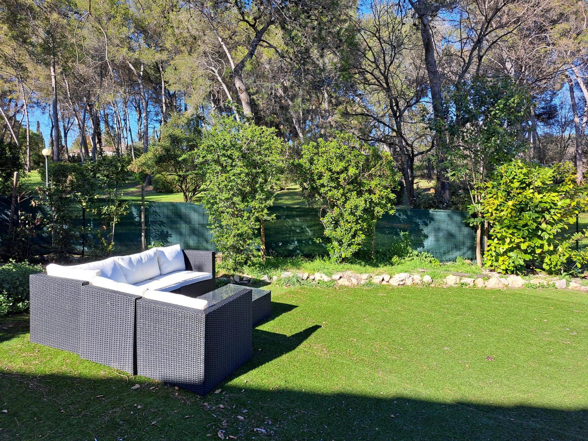 Maisonnette Au Milieu Des Pins Mougins Exterior foto